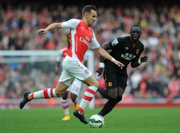 Framed Print : Arsenal's Aaron Ramsey Outwits Mohamed Diame: A Moment of Brilliance from the 2014 Arsenal vs Hull City Match