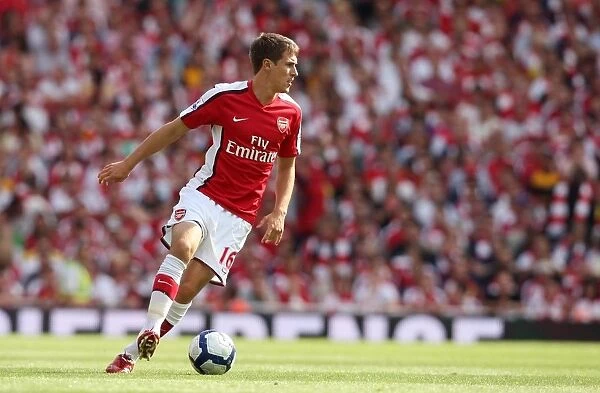 Arsenal's Aaron Ramsey Scores in 4:1 Victory over Portsmouth in the Barclays Premier League at Emirates Stadium (08 / 22 / 09)