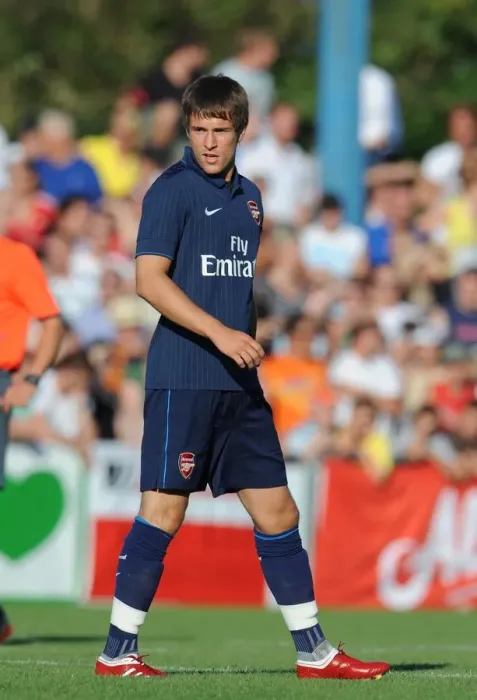 Framed Print : Arsenal's Aaron Ramsey Shines in 7-1 Pre-Season Victory over SC Columbia, Vienna 2009