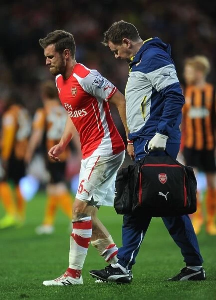 Arsenal's Aaron Ramsey Suffers Injury Against Hull City, May 2015