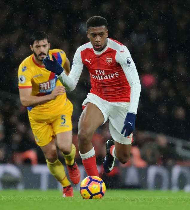 Framed Print : Arsenal's Alex Iwobi in Action against Crystal Palace (2016-17 Premier League)