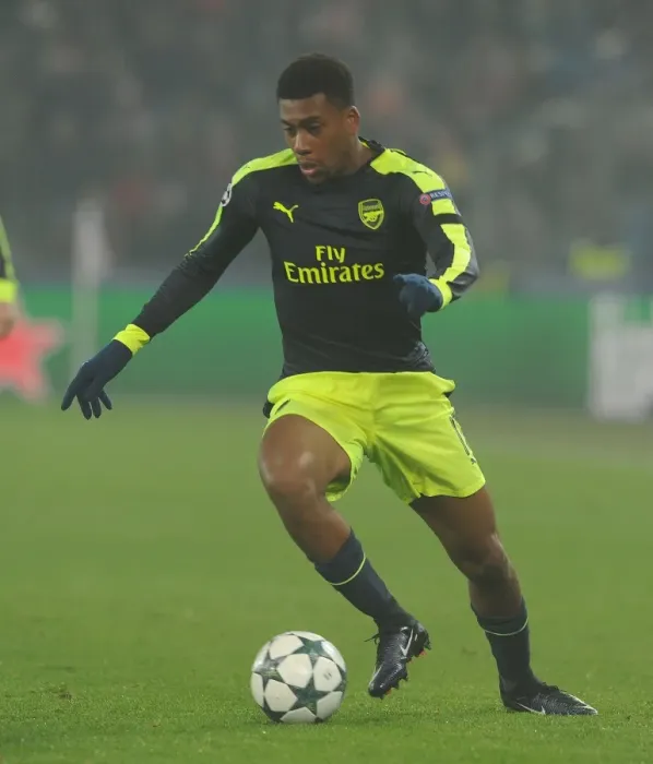 Framed Print : Arsenal's Alex Iwobi in Action against FC Basel during the 2016-17 UEFA Champions League Framed Print : Arsenal's Alex Iwobi in Action against FC Basel during the 2016-17 UEFA Champions League