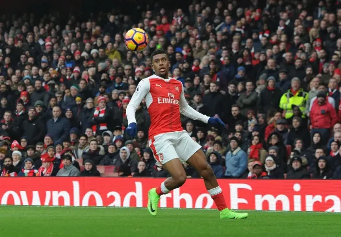Framed Print : Arsenal's Alex Iwobi in Action during Premier League Match vs Hull City (2016-17) Framed Print : Arsenal's Alex Iwobi in Action during Premier League Match vs Hull City (2016-17)