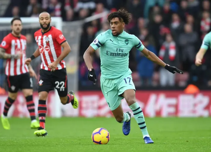 Framed Print : Arsenal's Alex Iwobi in Action against Southampton in Premier League Clash Framed Print : Arsenal's Alex Iwobi in Action against Southampton in Premier League Clash