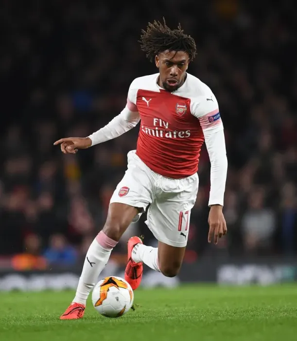Framed Print : Arsenal's Alex Iwobi in Action against Stade Rennais in the Europa League Round of 16 (2018-19)