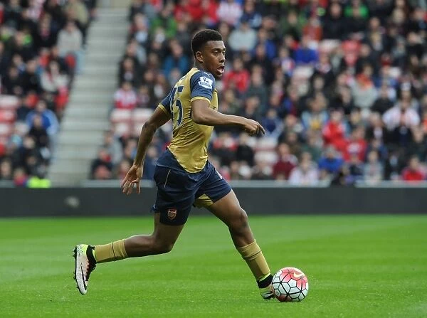 Arsenal's Alex Iwobi in Action against Sunderland (2015-16)