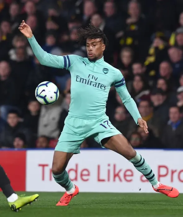 Framed Print : Arsenal's Alex Iwobi in Action against Watford in Premier League Clash (2018-19) Framed Print : Arsenal's Alex Iwobi in Action against Watford in Premier League Clash (2018-19)