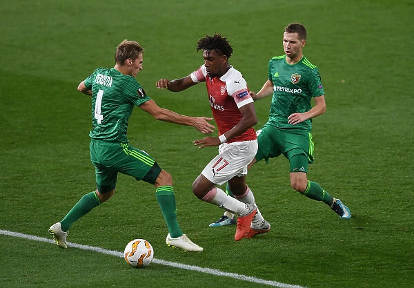 Arsenal's Alex Iwobi Clashes with Kobakhidze and Perduta in Europa League Battle