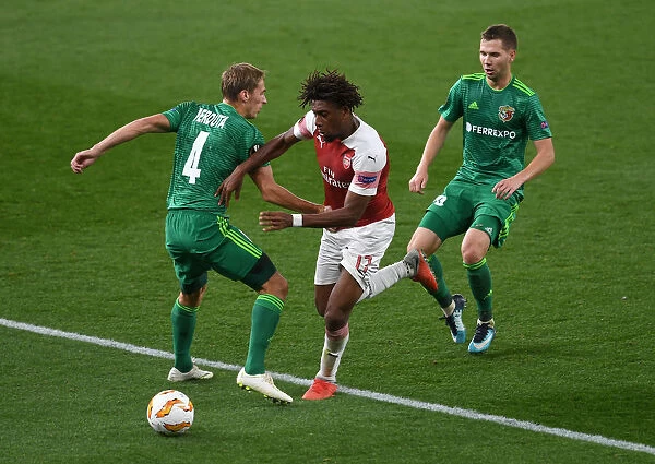 Arsenal's Alex Iwobi Clashes with Vorskla's Kobakhidze and Perduta in Europa League Match