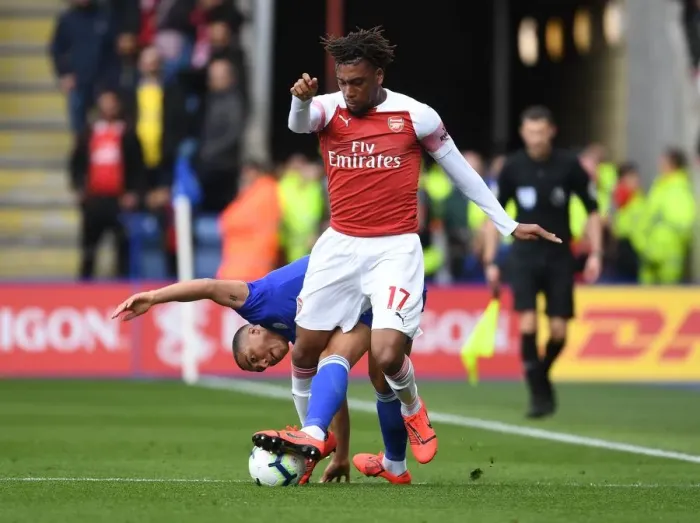 Framed Print : Arsenal's Alex Iwobi Outmaneuvers Leicester's Youri Tielemans in Premier League Clash Framed Print : Arsenal's Alex Iwobi Outmaneuvers Leicester's Youri Tielemans in Premier League Clash