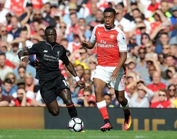 Arsenal's Alex Iwobi Outsmarts Sadio Mane: A Premier League Battle at Emirates Stadium