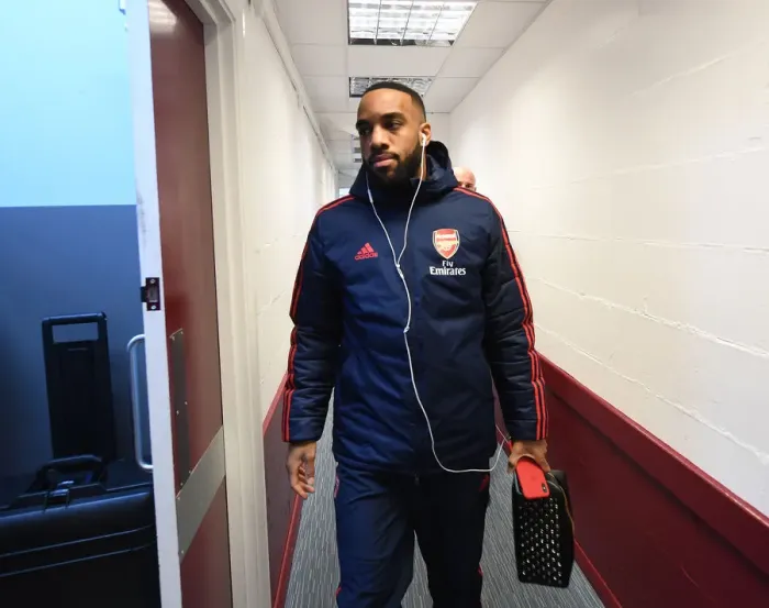 Framed Print : Arsenal's Alex Lacazette Prepares for Burnley Clash in Premier League (2019-20) Framed Print : Arsenal's Alex Lacazette Prepares for Burnley Clash in Premier League (2019-20)