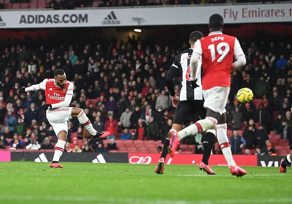 Arsenal's Alex Lacazette Scores Fourth Goal vs. Newcastle United (Premier League, 2019-20)