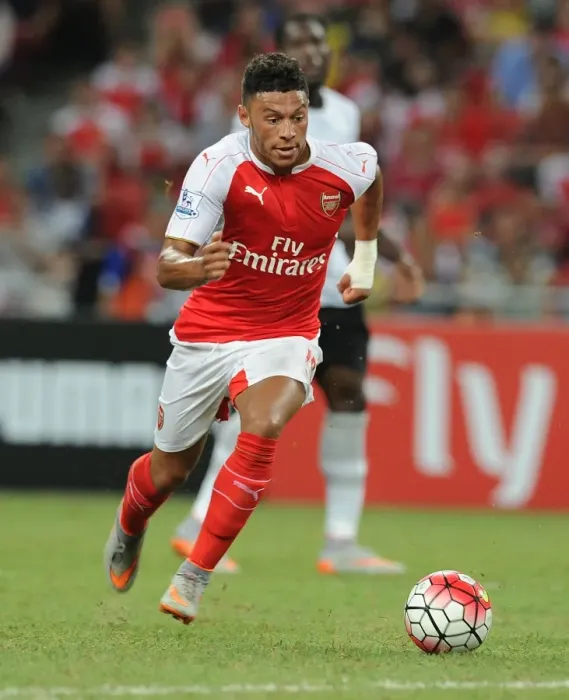 Framed Print : Arsenal's Alex Oxlade-Chamberlain in Action Against Everton at 2015-16 Barclays Asia Trophy, Singapore