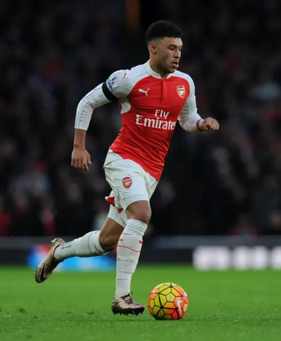 Framed Print : Arsenal's Alex Oxlade-Chamberlain in Action Against Newcastle United, Premier League 2015-16