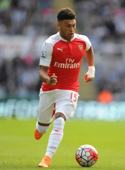 Framed Print : Arsenal's Alex Oxlade-Chamberlain in Action Against Newcastle United (2015-16) Framed Print : Arsenal's Alex Oxlade-Chamberlain in Action Against Newcastle United (2015-16)