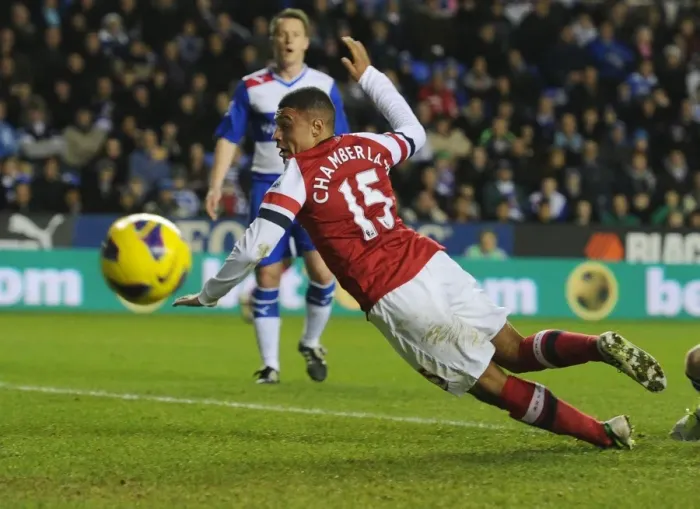Framed Print : Arsenal's Alex Oxlade-Chamberlain in Action against Reading (2012-13)
