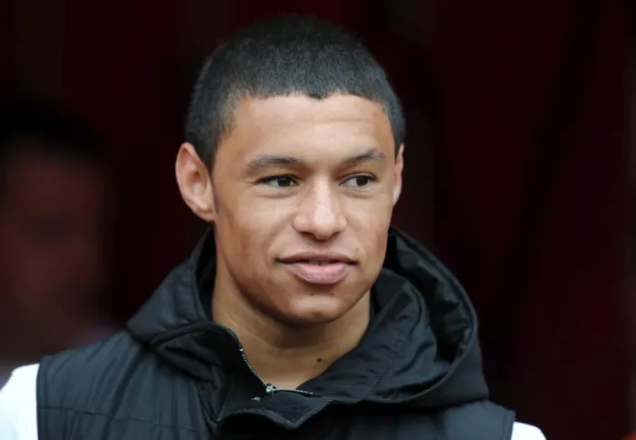 Framed Print : Arsenal's Alex Oxlade-Chamberlain Before Arsenal v Sunderland, Premier League 2011-12 Framed Print : Arsenal's Alex Oxlade-Chamberlain Before Arsenal v Sunderland, Premier League 2011-12