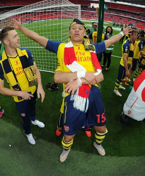 Framed Print : Arsenal's Alex Oxlade-Chamberlain Celebrates FA Cup Victory at Wembley Stadium (2015) Framed Print : Arsenal's Alex Oxlade-Chamberlain Celebrates FA Cup Victory at Wembley Stadium (2015)