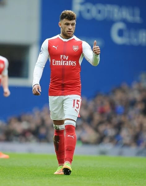 Arsenal's Alex Oxlade-Chamberlain Faces Off Against Chelsea at Stamford Bridge (Premier League 2016-17)