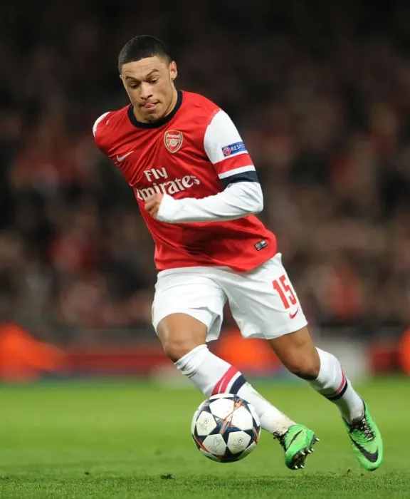 Framed Print : Arsenal's Alex Oxlade-Chamberlain Faces Off Against Bayern Munich in the UEFA Champions League Framed Print : Arsenal's Alex Oxlade-Chamberlain Faces Off Against Bayern Munich in the UEFA Champions League