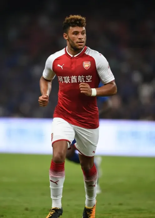 Framed Print : Arsenal's Alex Oxlade-Chamberlain Goes Head-to-Head with Chelsea in Beijing Pre-Season Clash