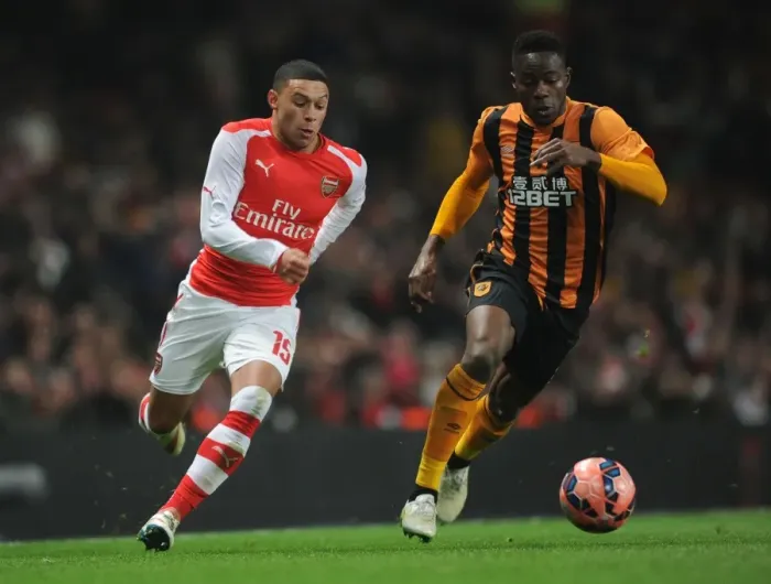Framed Print : Arsenal's Alex Oxlade-Chamberlain vs. Hull City's Maynor Figueroa: A FA Cup Showdown Framed Print : Arsenal's Alex Oxlade-Chamberlain vs. Hull City's Maynor Figueroa: A FA Cup Showdown