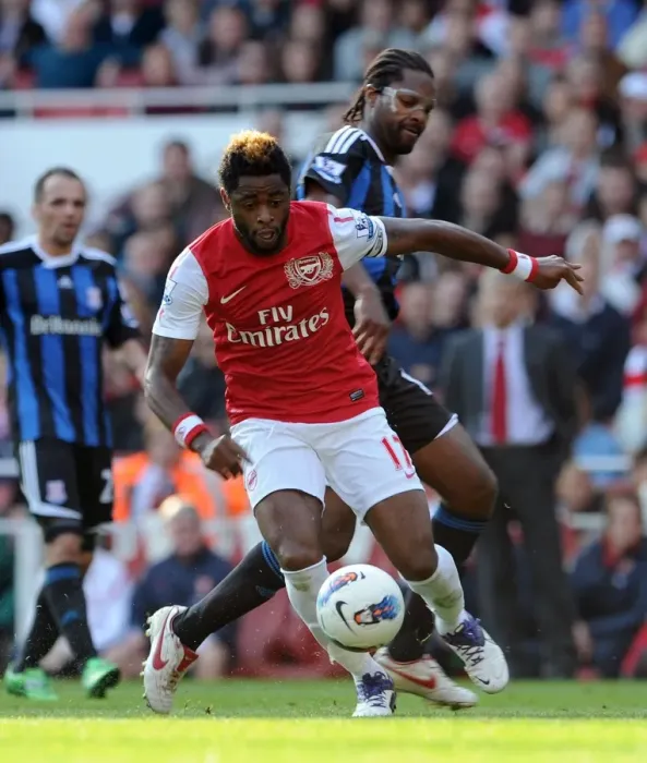 Framed Print : Arsenal's Alex Song Scores in 3-1 Victory over Stoke City, Barclays Premier League, Emirates Stadium, 10 / 23 / 11