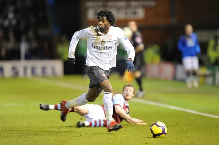 Framed Print : Arsenal's Alex Song vs. Wade Elliott's Burnley: A 1-1 Stalemate in the Barclays Premier League Framed Print : Arsenal's Alex Song vs. Wade Elliott's Burnley: A 1-1 Stalemate in the Barclays Premier League