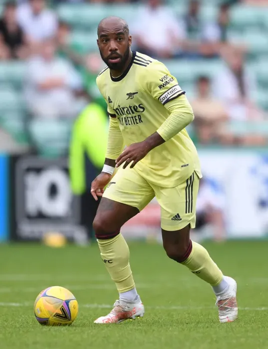 Framed Print : Arsenal's Alexandre Lacazette in Action against Hibernian during 2021 Pre-Season Friendly in Edinburgh