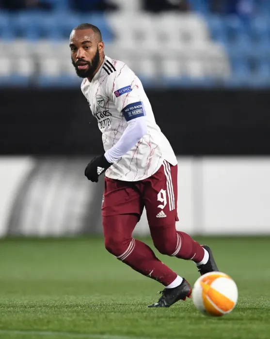 Framed Print : Arsenal's Alexandre Lacazette in Action against Molde FK in UEFA Europa League Group Stage Framed Print : Arsenal's Alexandre Lacazette in Action against Molde FK in UEFA Europa League Group Stage