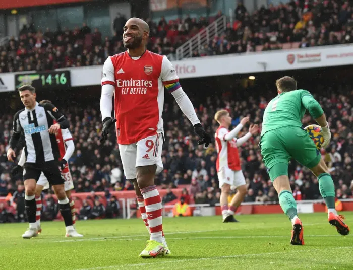 Framed Print : Arsenal's Alexandre Lacazette in Action Against Newcastle United - Premier League 2021-22