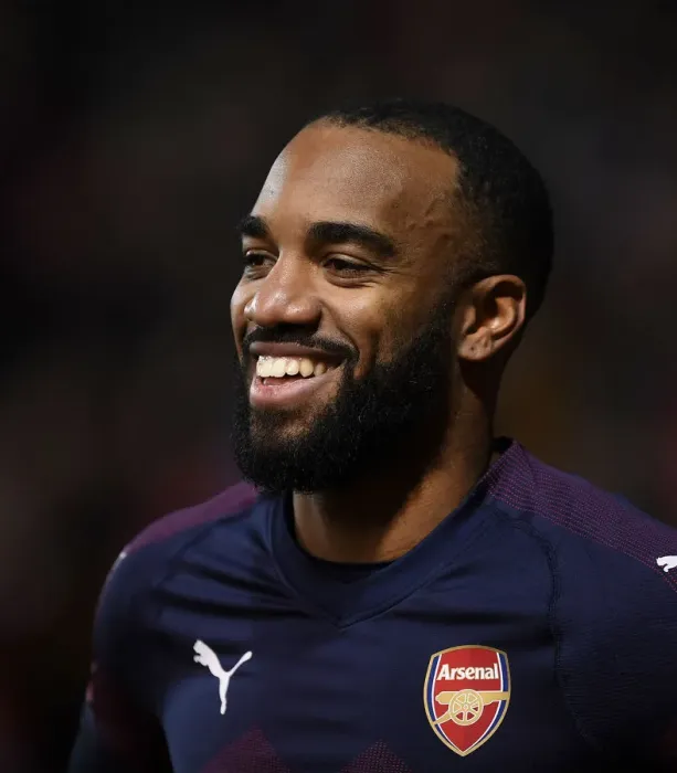 Framed Print : Arsenal's Alexandre Lacazette in FA Cup Action against Blackpool Framed Print : Arsenal's Alexandre Lacazette in FA Cup Action against Blackpool