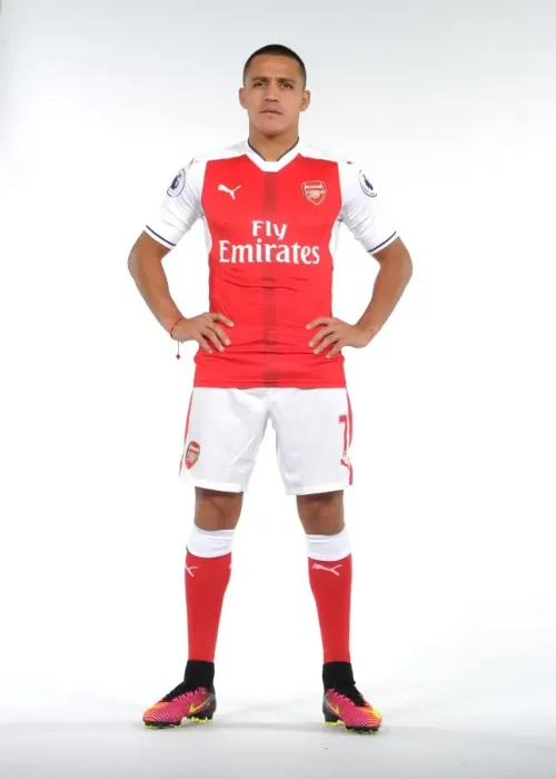 Framed Print : Arsenal's Alexis Sanchez at 2016-17 First Team Photocall Framed Print : Arsenal's Alexis Sanchez at 2016-17 First Team Photocall