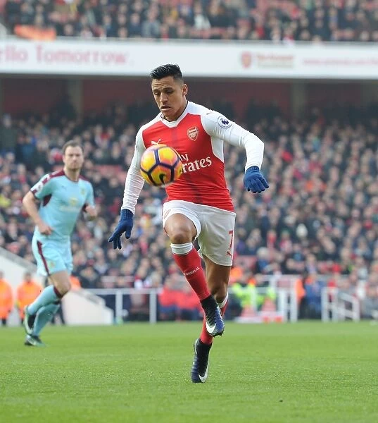 Arsenal's Alexis Sanchez in Action: Arsenal vs Burnley, Premier League 2016-17