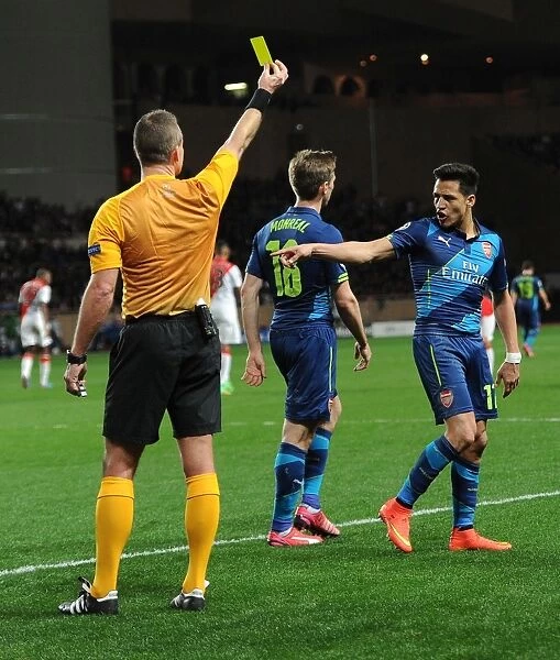 Arsenal's Alexis Sanchez Argues with Referee Svein Oddvar Moen during Monaco Clash in UEFA Champions League