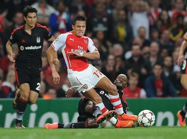 Arsenal's Alexis Sanchez Faces Off Against Atiba Hutchinson in UEFA Champions League Qualifier vs Besiktas