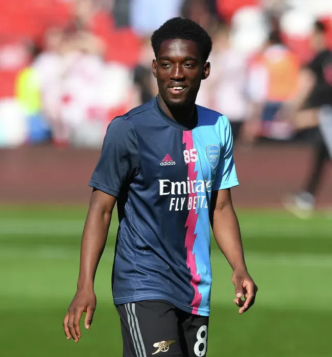 Framed Print : Arsenal's Amario Cozier-Duberry Prepares for Nottingham Forest Clash in Premier League (May 2023)
