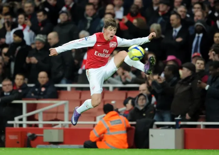 Framed Print : Arsenal's Andrey Arshavin in FA Cup Action vs Leeds United, 2011-12 Framed Print : Arsenal's Andrey Arshavin in FA Cup Action vs Leeds United, 2011-12