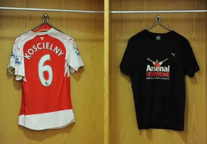Framed Print : Arsenal's Arsenal for Everyone Unity T-Shirts (Arsenal vs. Everton, 2015 / 16) Framed Print : Arsenal's Arsenal for Everyone Unity T-Shirts (Arsenal vs. Everton, 2015 / 16)