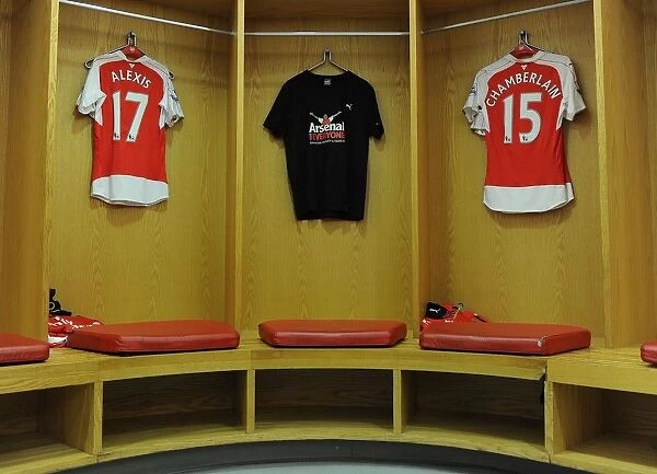 Arsenal's Arsenal for Everyone Unity T-Shirts Before Arsenal vs. Everton (2015 / 16)