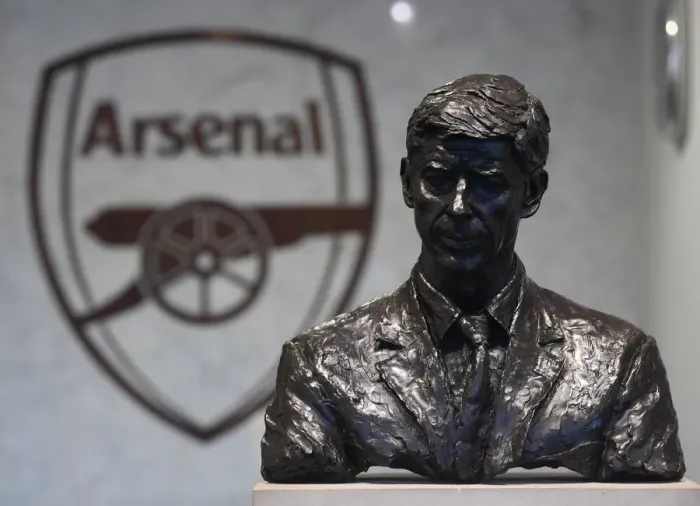Framed Print : Arsenal's Arsene Wenger Tribute: Arsenal FC vs Leeds United, FA Cup Third Round Framed Print : Arsenal's Arsene Wenger Tribute: Arsenal FC vs Leeds United, FA Cup Third Round