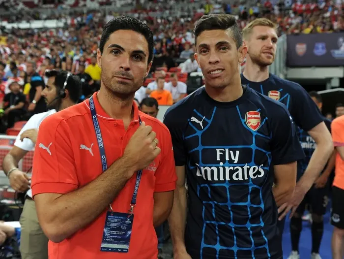 Framed Print : Arsenal's Arteta and Gabriel Ready for Arsenal v Singapore XI at 2015 Barclays Asia Trophy