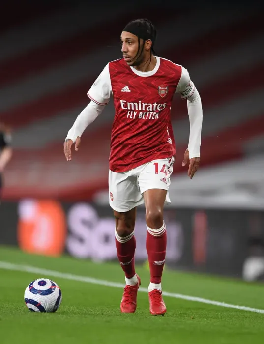 Framed Print : Arsenal's Aubameyang in Action: Battle at Emirates Against Liverpool, Premier League 2020-21