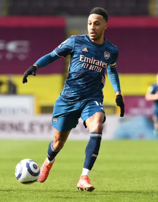 Framed Print : Arsenal's Aubameyang in Action Against Burnley (2020-21) Framed Print : Arsenal's Aubameyang in Action Against Burnley (2020-21)