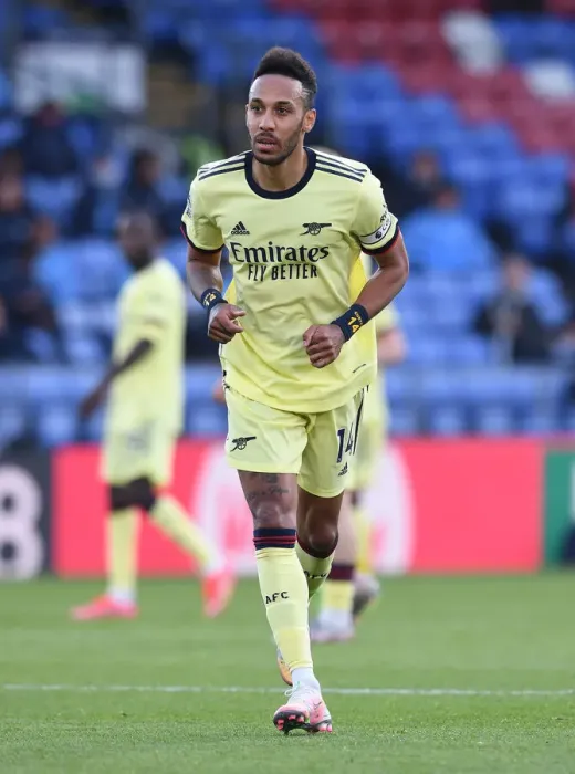 Framed Print : Arsenal's Aubameyang in Action against Crystal Palace (May 2021)