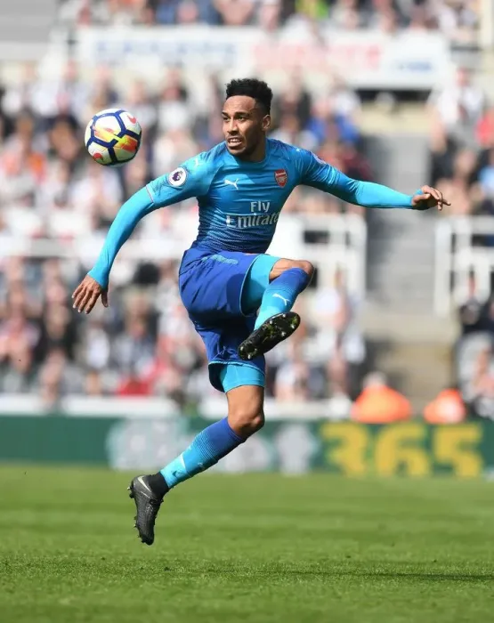 Framed Print : Arsenal's Aubameyang in Action: Newcastle United vs Arsenal, Premier League 2017-18 Framed Print : Arsenal's Aubameyang in Action: Newcastle United vs Arsenal, Premier League 2017-18