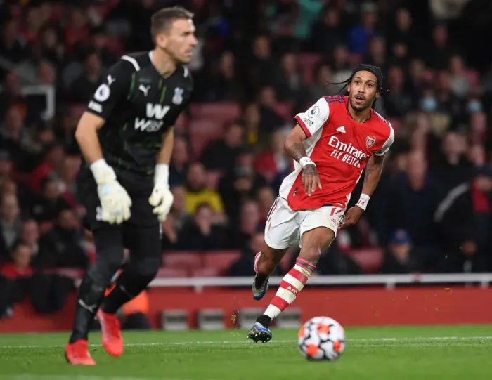 Framed Print : Arsenal's Aubameyang in Action: Premier League Clash Against Crystal Palace (2021-22) Framed Print : Arsenal's Aubameyang in Action: Premier League Clash Against Crystal Palace (2021-22)