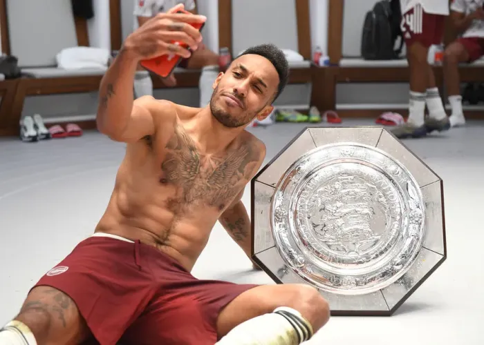 Framed Print : Arsenal's Aubameyang Celebrates FA Community Shield Victory over Liverpool Framed Print : Arsenal's Aubameyang Celebrates FA Community Shield Victory over Liverpool