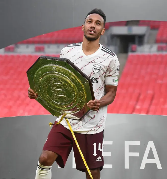 Framed Print : Arsenal's Aubameyang Celebrates FA Community Shield Victory over Liverpool